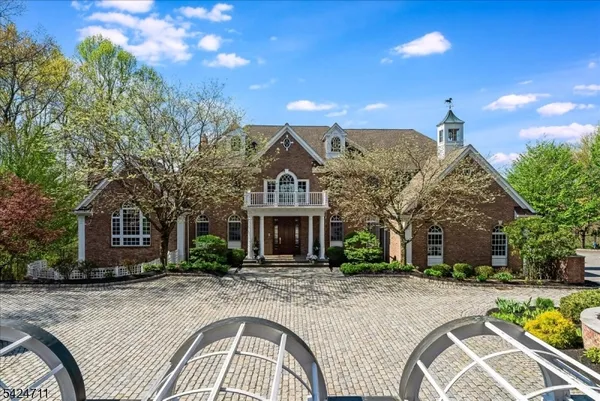 $1,825,000 | 12 Beacon Hill Drive, Chester, NJ 07930
