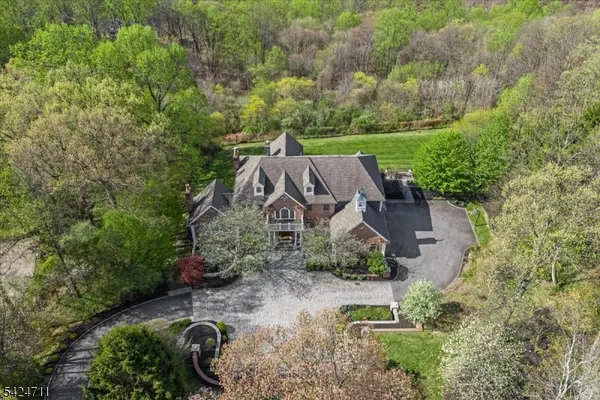 $1,825,000 | 12 Beacon Hill Drive, Chester, NJ 07930