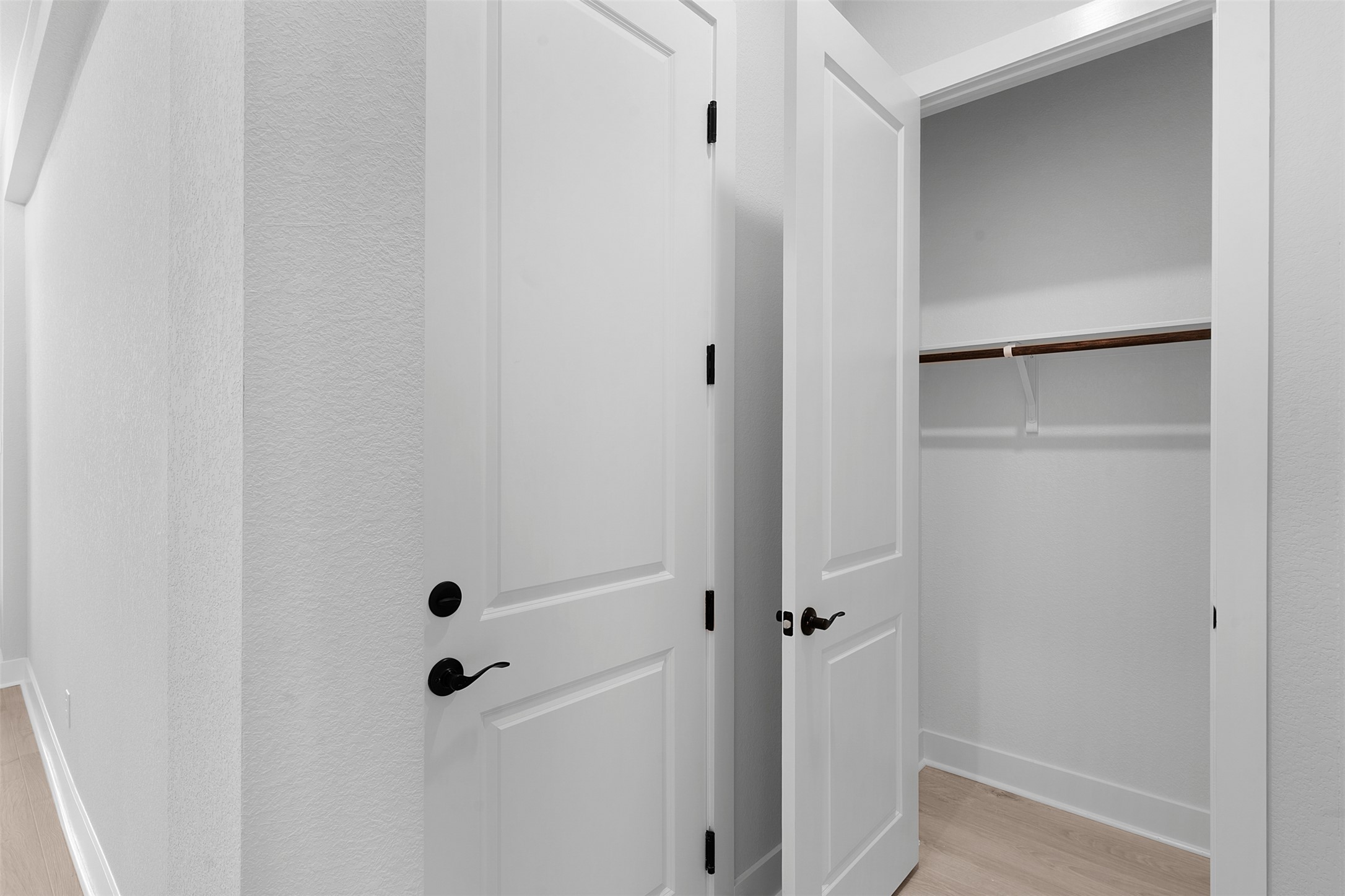 2212 Tobiano Trace Georgetown, TX 78633 - Photo 7 of 26 a bathroom with a glass shower door