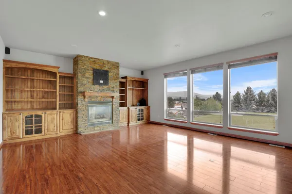 $849,999 | 20306 East Happy Trails Lane, Otis Orchards, WA 99027