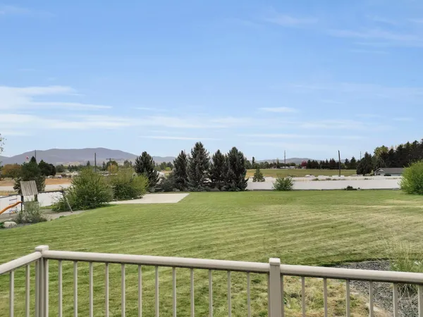 $849,999 | 20306 East Happy Trails Lane, Otis Orchards, WA 99027