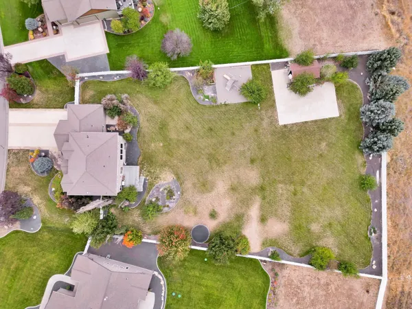 $849,999 | 20306 East Happy Trails Lane, Otis Orchards, WA 99027