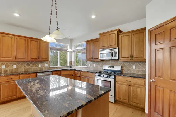 $849,999 | 20306 East Happy Trails Lane, Otis Orchards, WA 99027