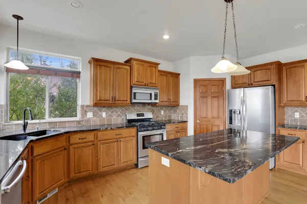 $849,999 | 20306 East Happy Trails Lane, Otis Orchards, WA 99027