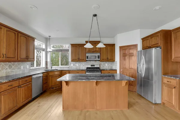 $849,999 | 20306 East Happy Trails Lane, Otis Orchards, WA 99027