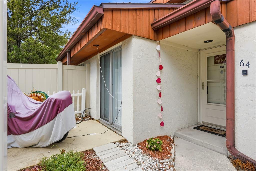 2062 Sunset Point Road, Unit 64 Clearwater, FL 33765 - Photo 4 of 46