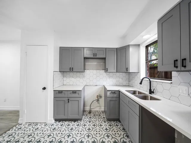 $1,345 | 1610 Crestdale Drive, Unit 3, Houston, TX 77080