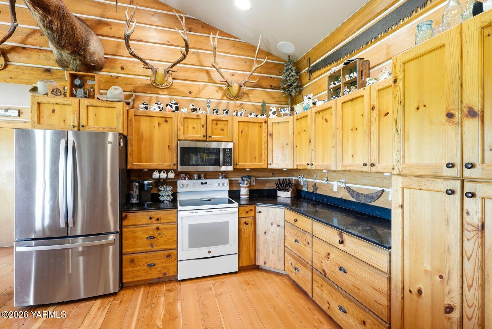 5005 Gamache Road Moxee, WA 98936 - Photo 28 of 48 26 - BluePineCabinetry
