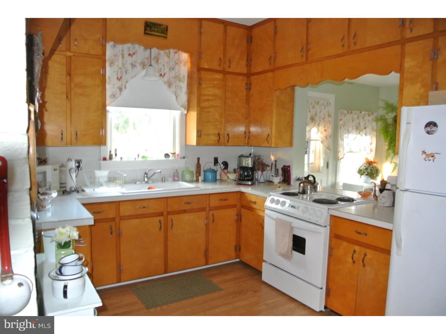 56 Ervin Road Pipersville, PA 18947 - Photo 11 of 20 Kitchen
