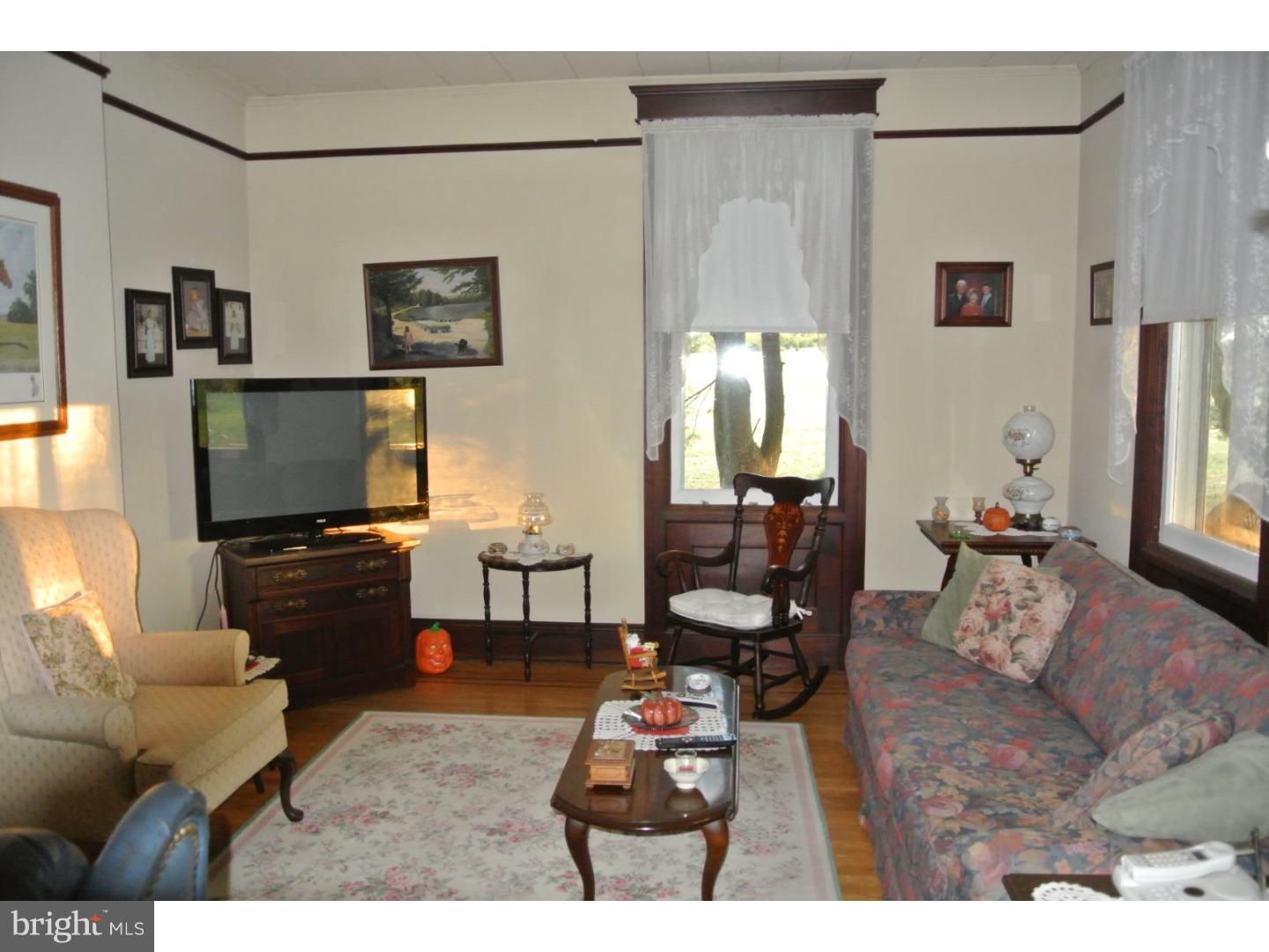 56 Ervin Road Pipersville, PA 18947 - Photo 13 of 20 Living Room