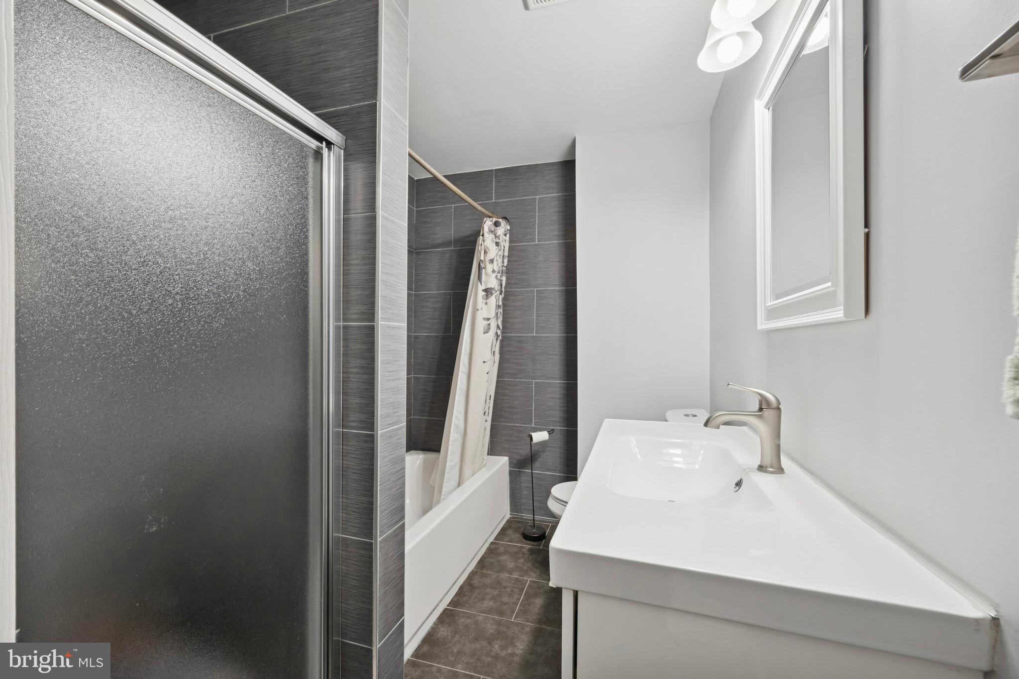 1607 South 28th Street Philadelphia, PA 19145 - Photo 14 of 24