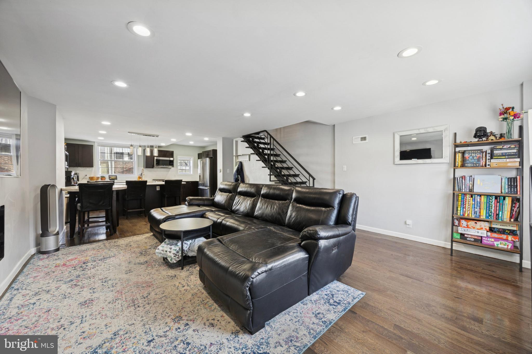 1607 South 28th Street Philadelphia, PA 19145 - Photo 3 of 24