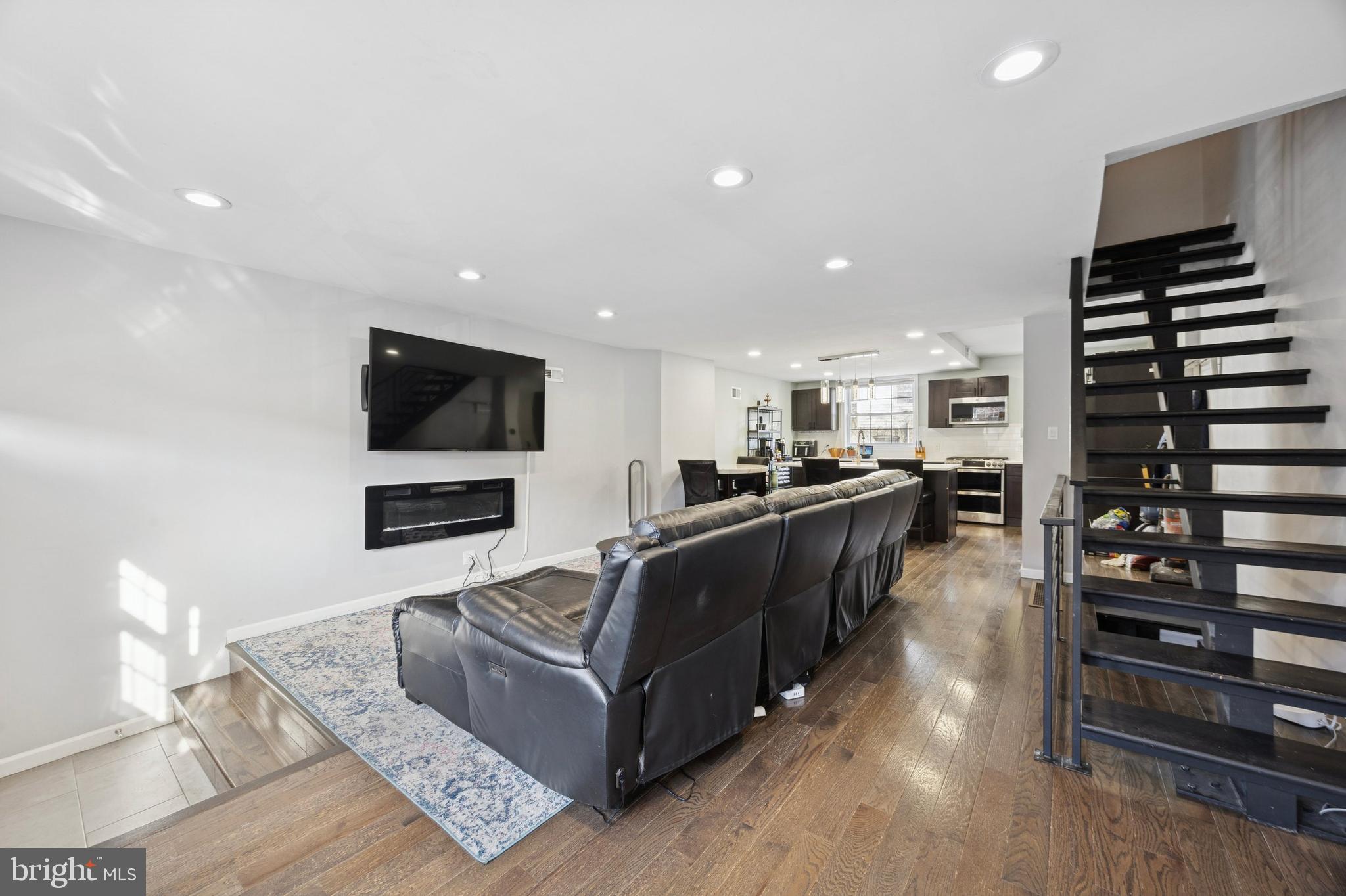 1607 South 28th Street Philadelphia, PA 19145 - Photo 6 of 24