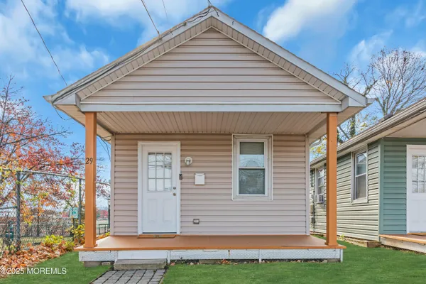 $1,800 | 29 Drs James Parker Boulevard, Red Bank, NJ 07701