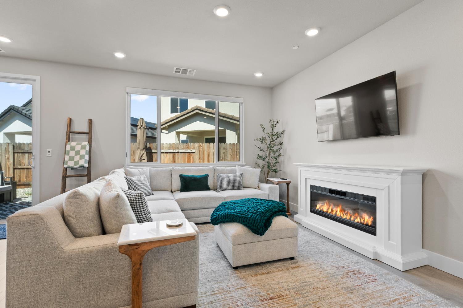 1528 Rpd Fls Lane Rocklin, CA 95765 - Photo 5 of 53