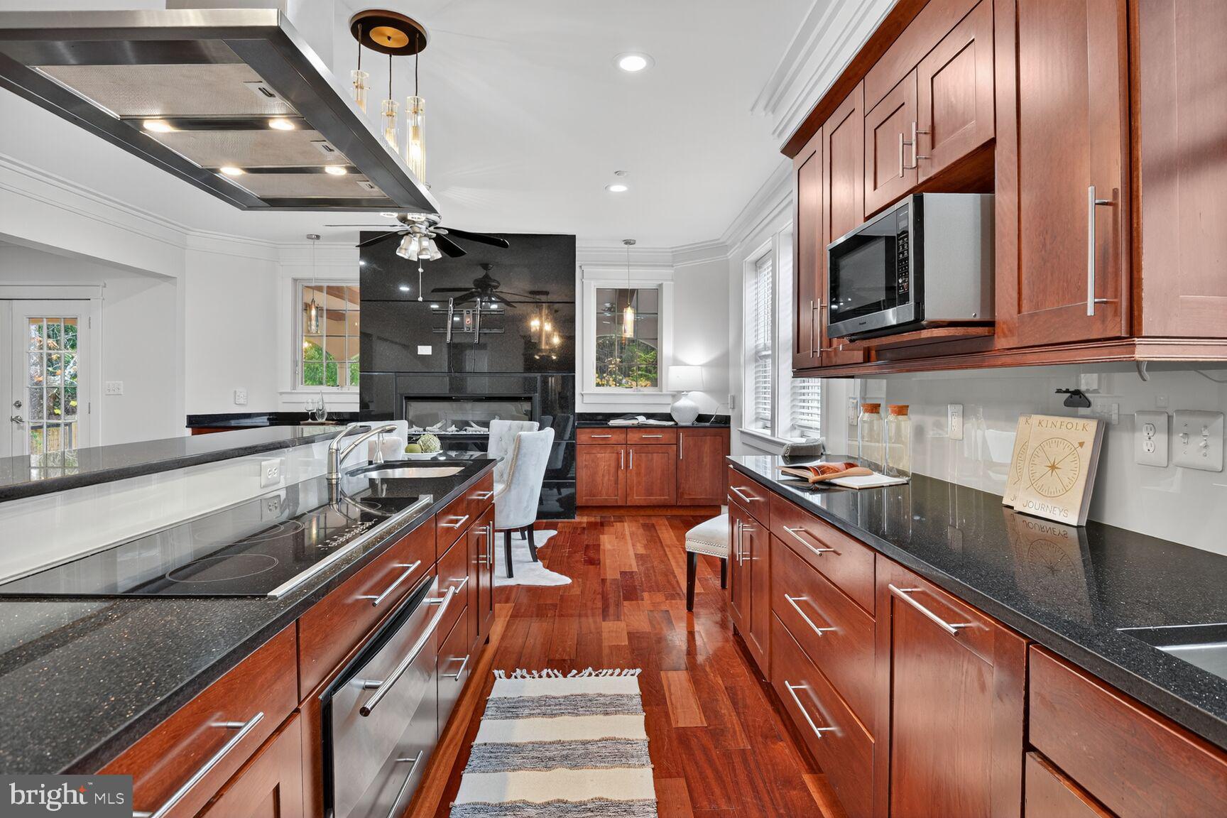 9715 Singleton Drive Bethesda, MD 20817 - Photo 11 of 56