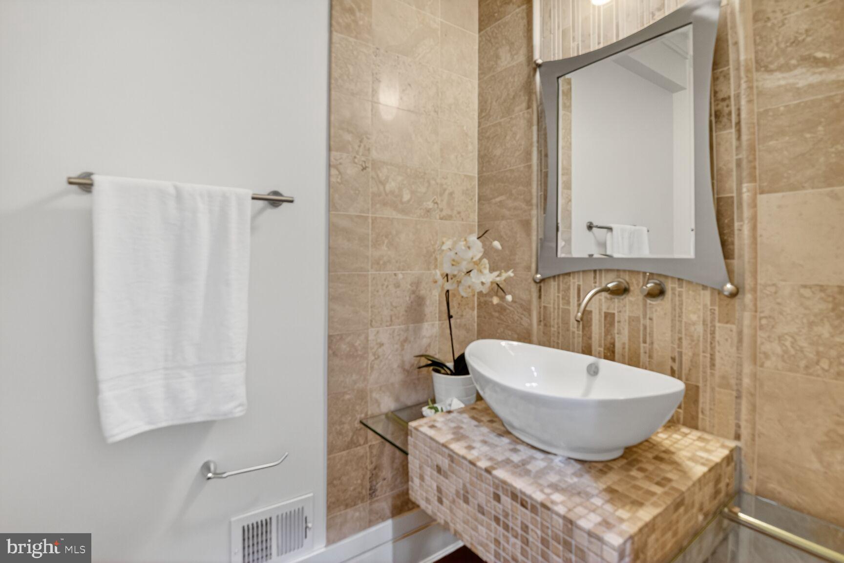 9715 Singleton Drive Bethesda, MD 20817 - Photo 18 of 56