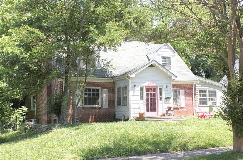 2720 Vanderbilt Avenue Raleigh, NC 27607 - Photo 1 of 3 Photo 1