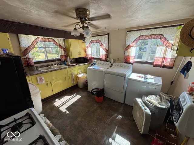 $109,900 | 2103 East Yale Avenue, Muncie, IN 47303