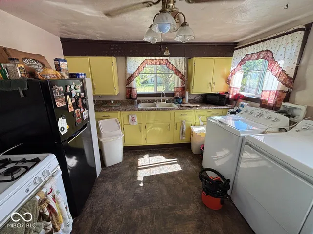 $109,900 | 2103 East Yale Avenue, Muncie, IN 47303