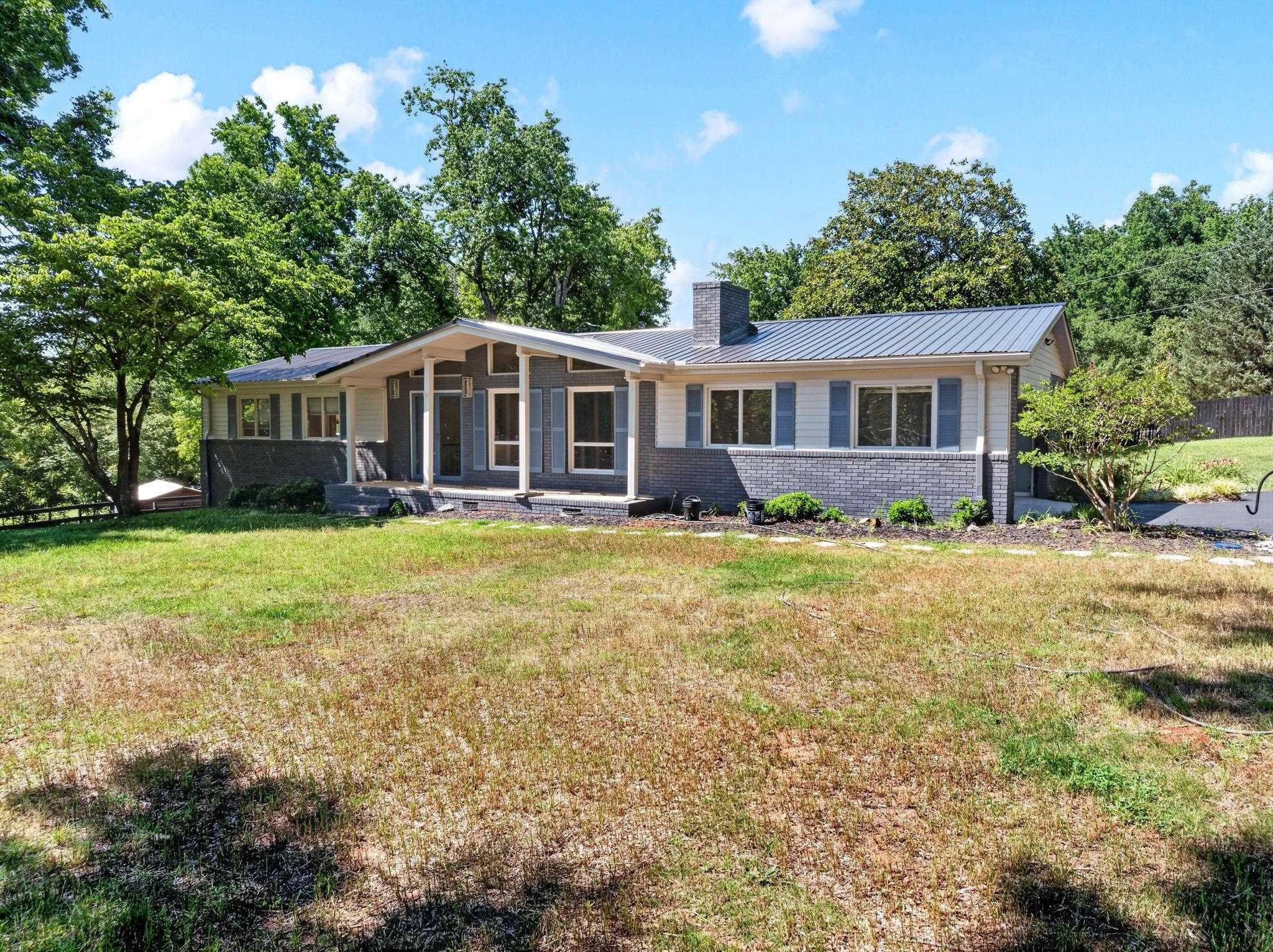 1064 Knollwood Acres Road Boiling Springs, SC 29316 - Photo 2 of 30