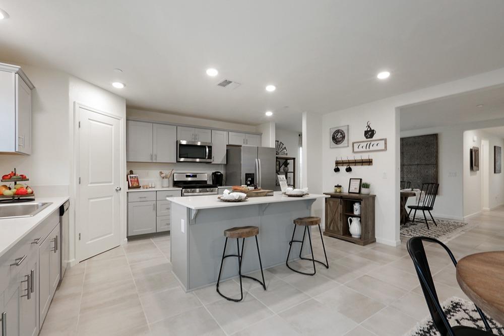 498 Perkins Road, Unit 78P Madera, CA 93637 - Photo 3 of 29 Gallery Image 3