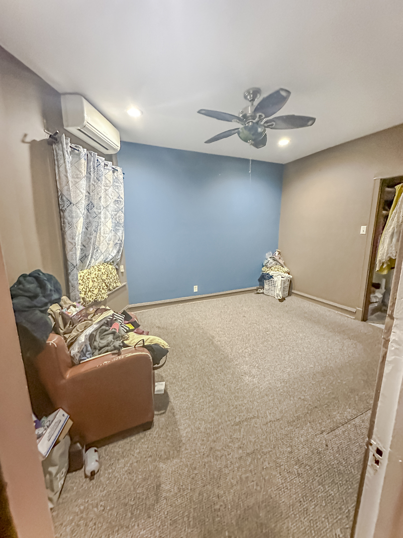 6108 South Rhodes Avenue Chicago, IL 60637 - Photo 9 of 17 Gallery Image 9