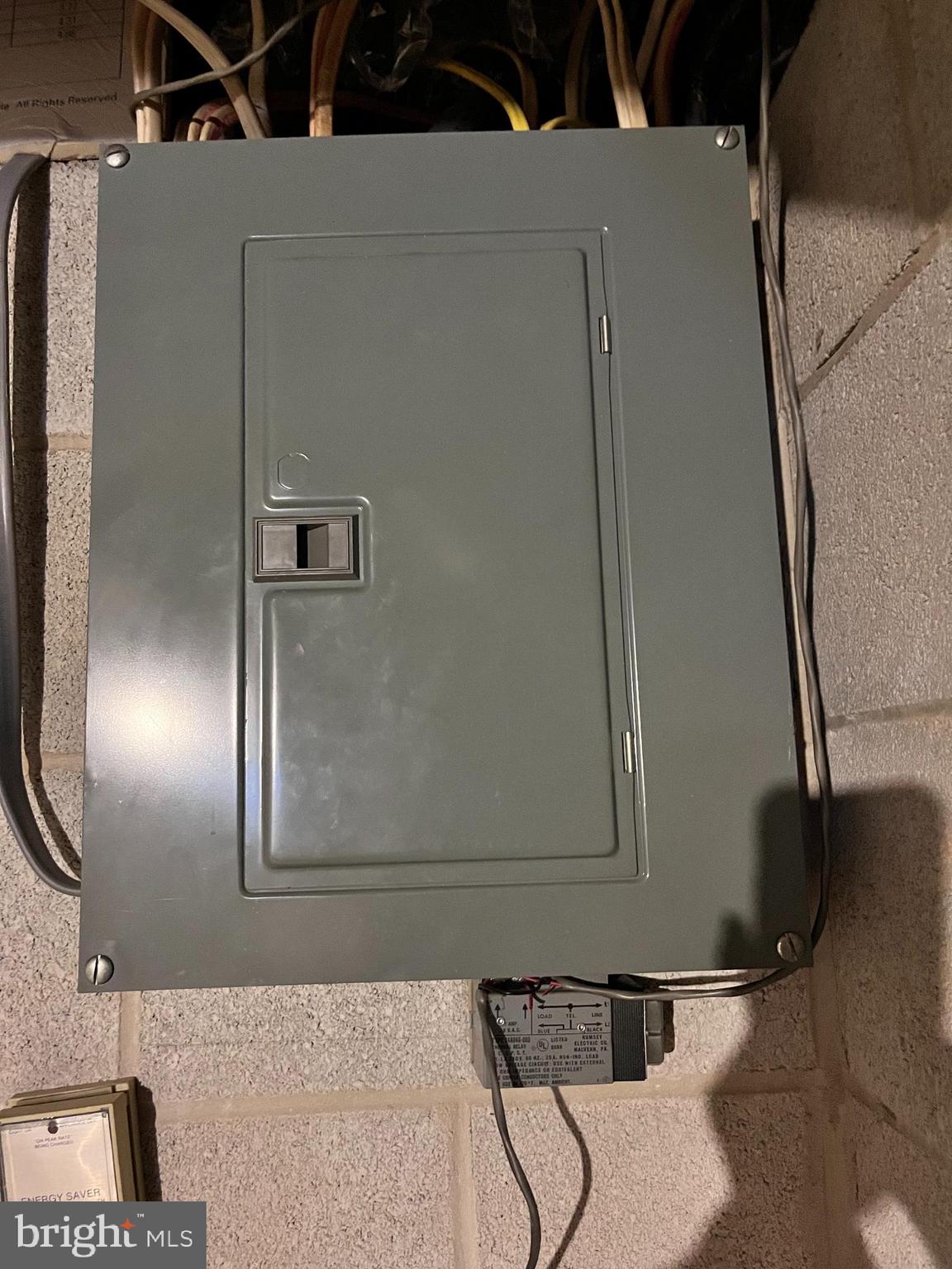 1857 Westside Lane Spring Grove, PA 17362 - Photo 33 of 35 a bathroom with a mirror