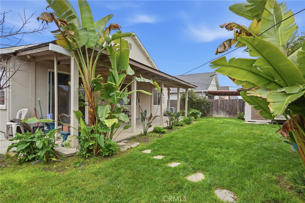 511 Glendon Court Merced, CA 95348 - Photo 32 of 37 a view of a house with a backyard