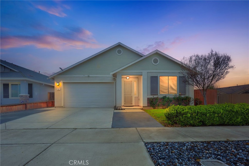 511 Glendon Court Merced, CA 95348 - Photo 37 of 37 a front view of a house with yard