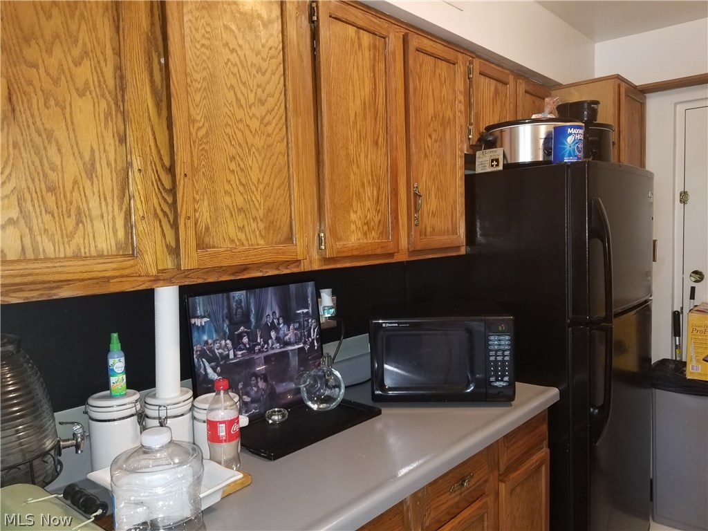 20301 Shelburne Road, Unit 7B Cleveland, OH 44118 - Photo 6 of 21 Kitchen
