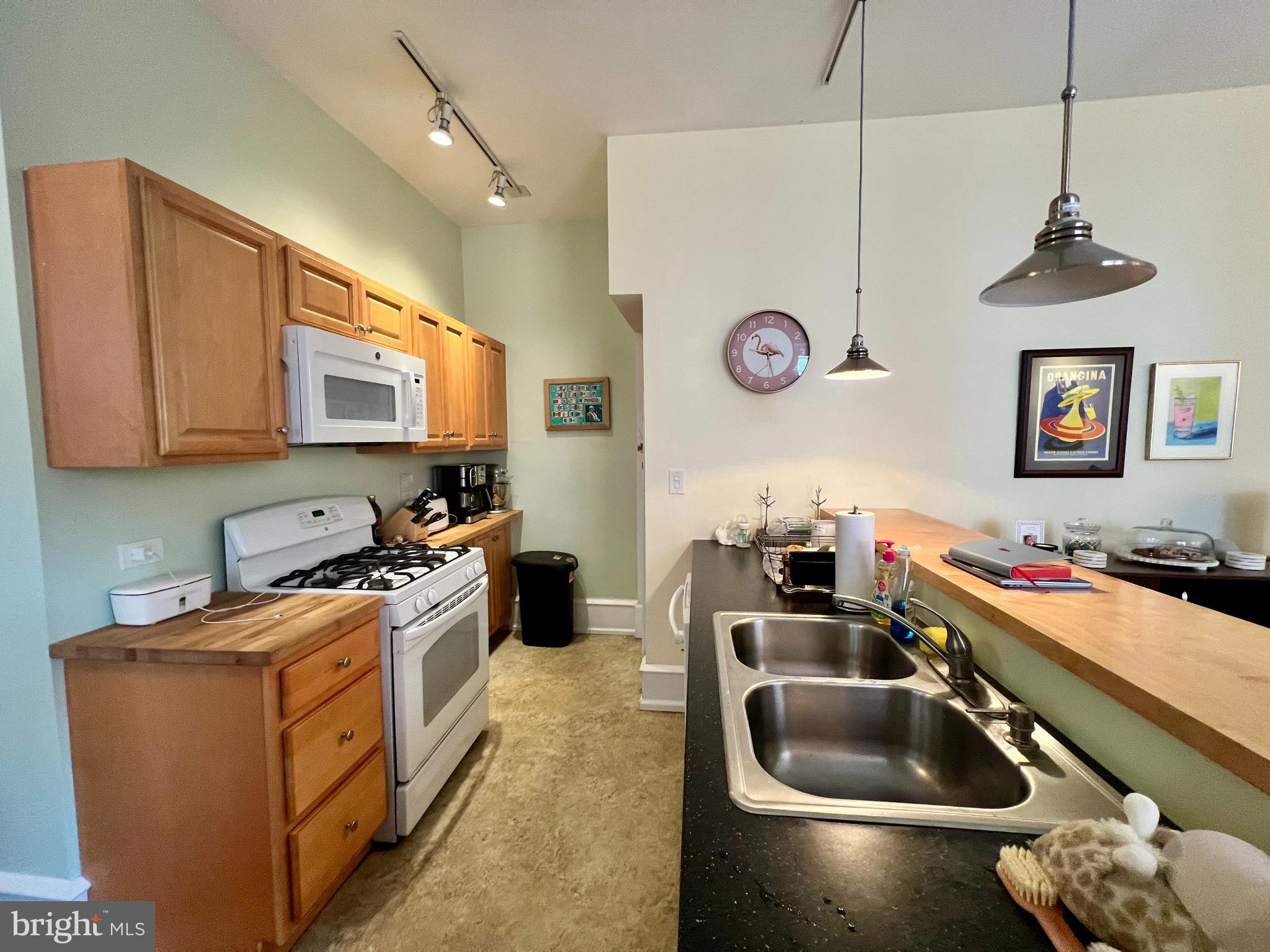 129 East Durham Street Philadelphia, PA 19119 - Photo 4 of 23 1st fl. apt kitchen