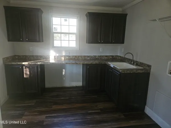 $180,000 | 17209 Red Top Lane, Moss Point, MS 39562