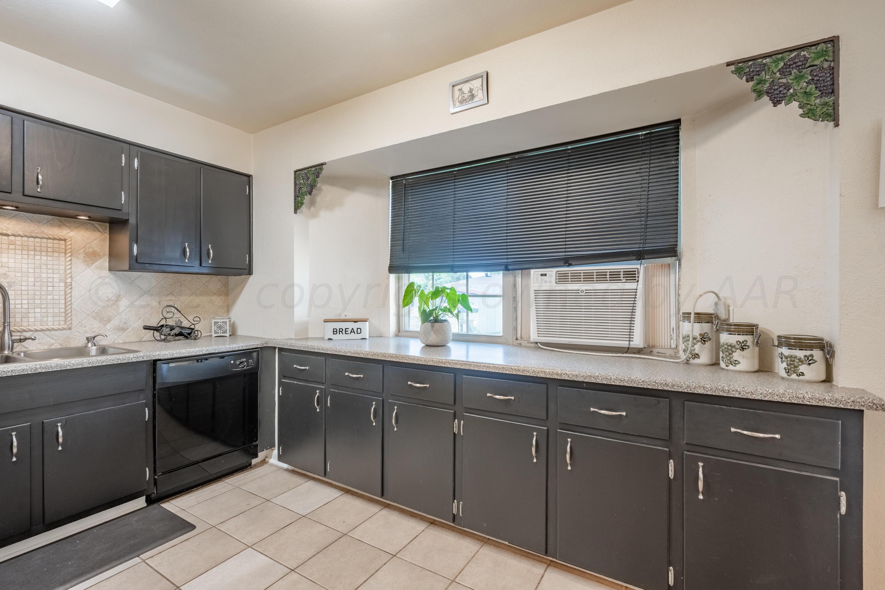 2605 Darrell Avenue Amarillo, TX 79110 - Photo 10 of 26 kitchen 1