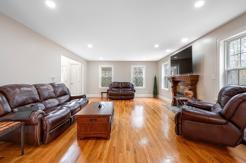 67 Moscow Road Jefferson, MA 01522 - Photo 8 of 41 Gallery Image 8