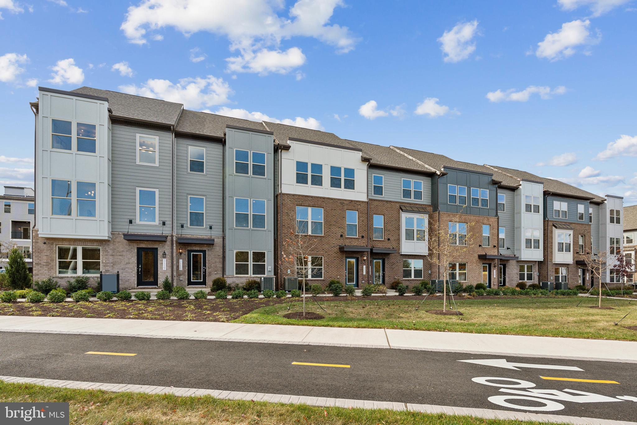 2102 Acadia Road Herndon, VA 20170 - Photo 1 of 46 Gallery Image 1