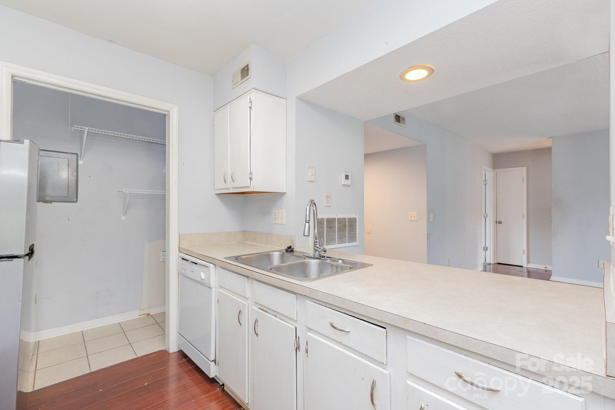 10967 Harrowfield Road Charlotte, NC 28226 - Photo 8 of 31 Gallery Image 8
