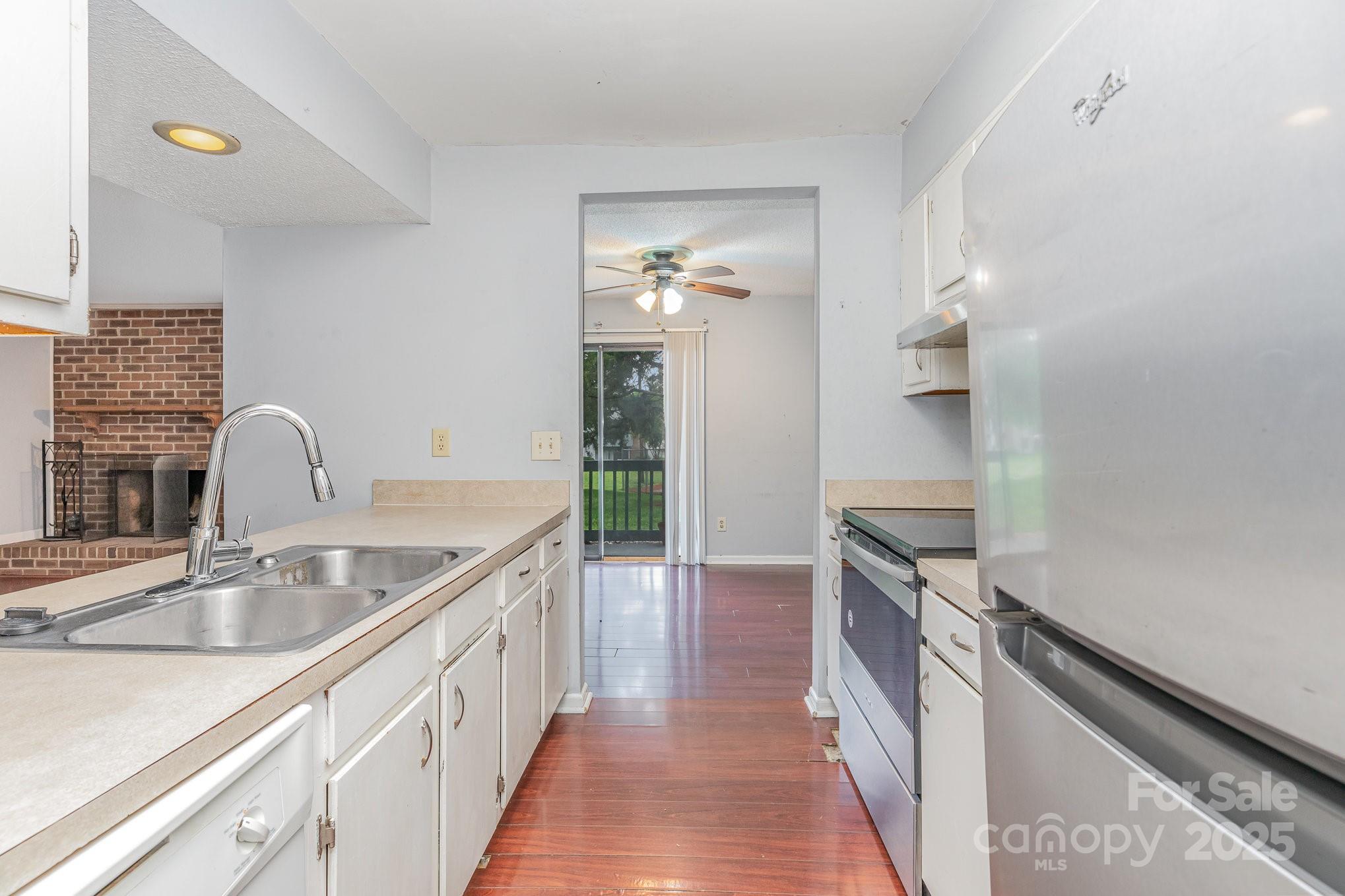 10967 Harrowfield Road Charlotte, NC 28226 - Photo 10 of 31 Gallery Image 10