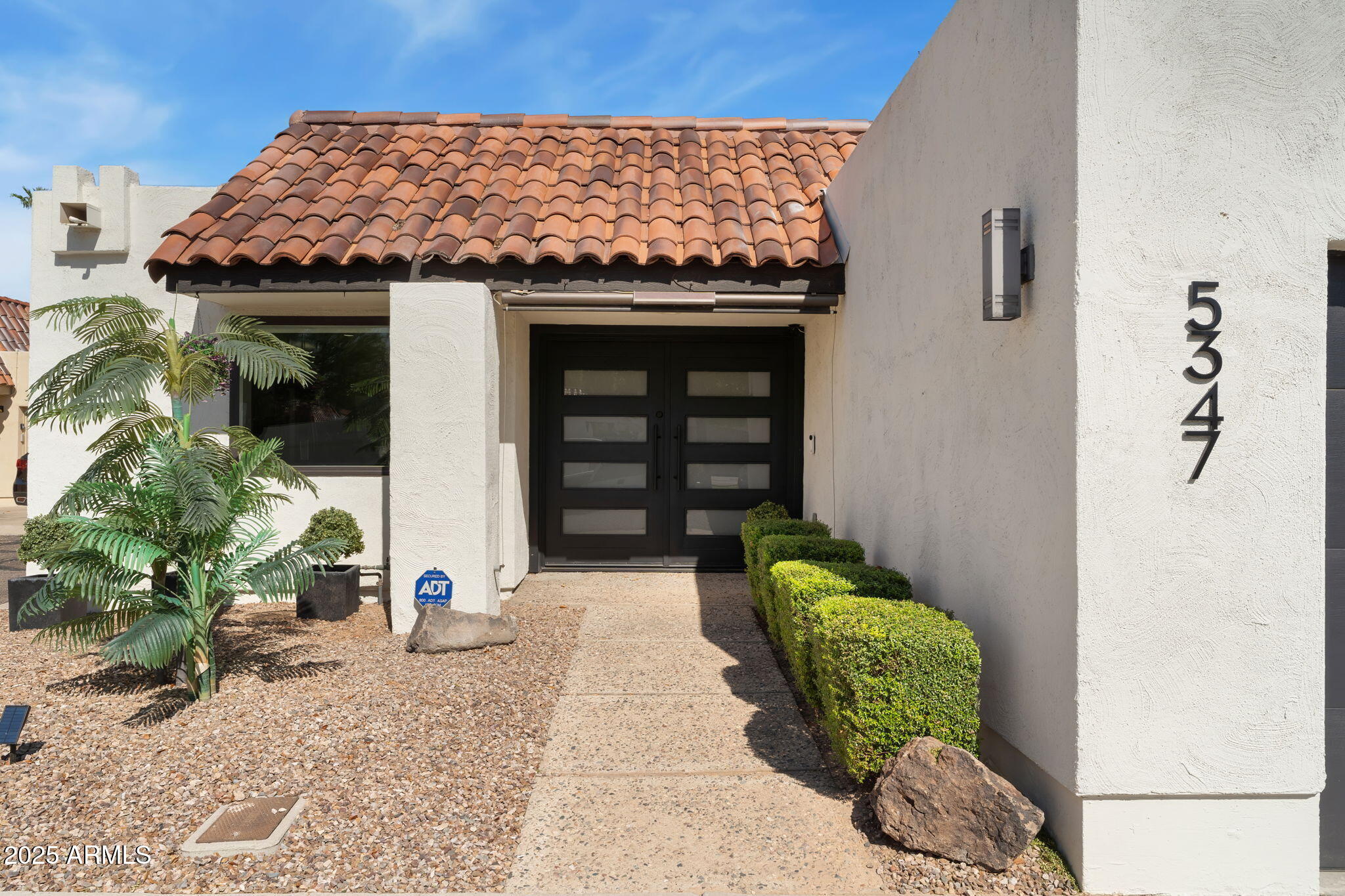 5347 North 2nd Drive Phoenix, AZ 85013 - Photo 3 of 40 3-web-or-mls-DSC_3003