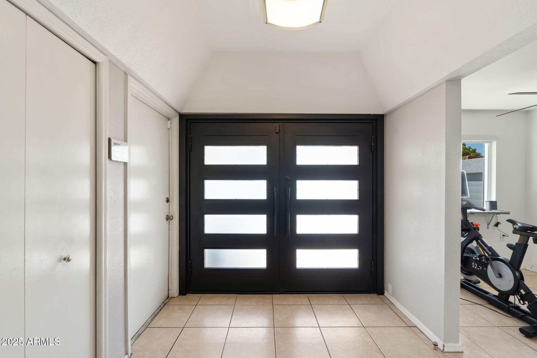 5347 North 2nd Drive Phoenix, AZ 85013 - Photo 4 of 40 4-web-or-mls-DSC_3004