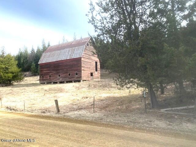 1 Eastside Road Priest River, ID 83856 - Photo 1 of 1 Barn from road
