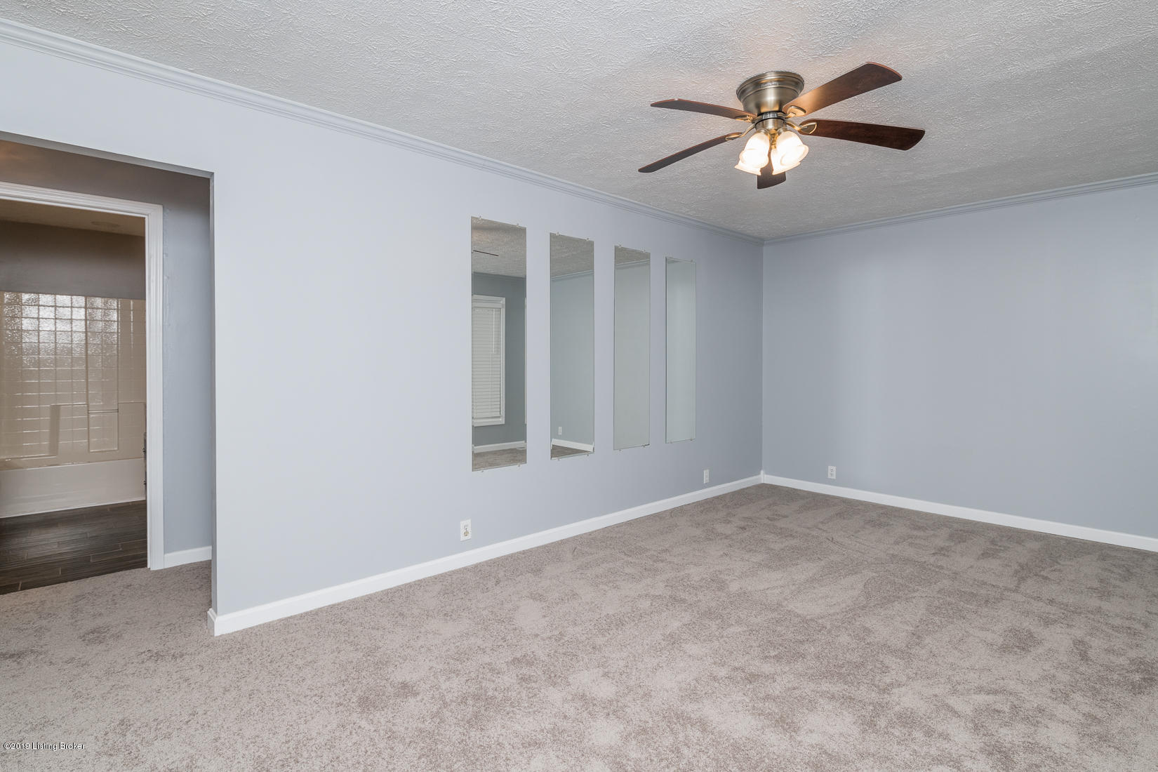 4520 Dover Road Louisville, KY 40216 - Photo 15 of 40 DSC_9396