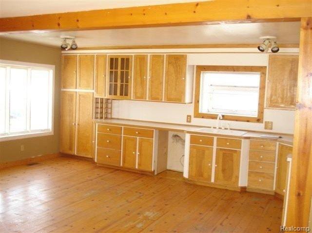 16063 Murray Road Byron, MI 48418 - Photo 7 of 10 Kitchen