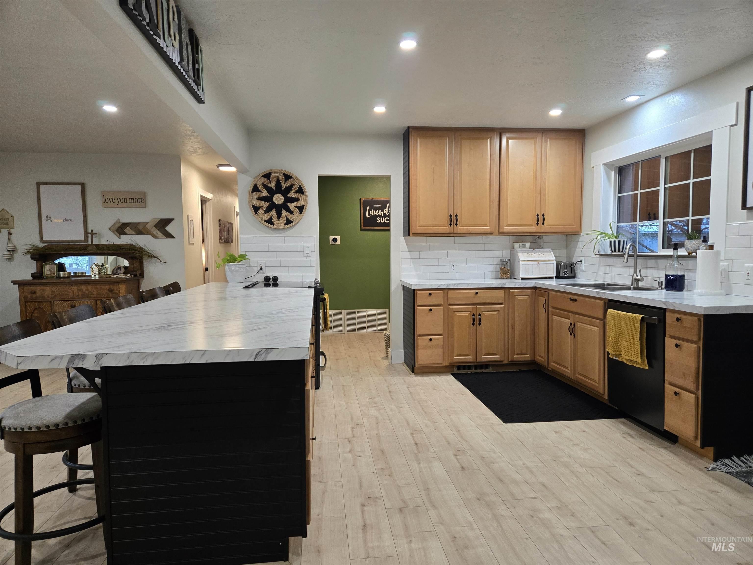 813 Reece Avenue Nyssa, OR 97913 - Photo 4 of 37