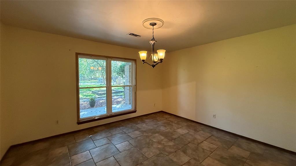 3309 Hollow Creek Road Arlington, TX 76001 - Photo 23 of 40