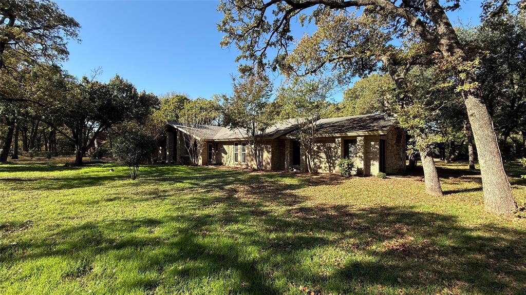 3309 Hollow Creek Road Arlington, TX 76001 - Photo 3 of 40