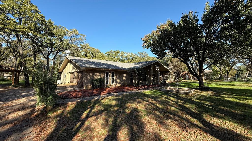 3309 Hollow Creek Road Arlington, TX 76001 - Photo 5 of 40