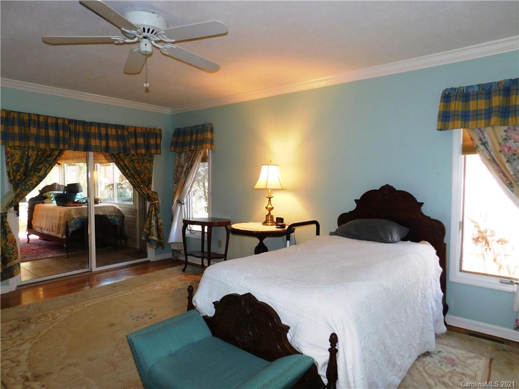 935 Kanuga Road Hendersonville, NC 28739 - Photo 12 of 25 Gallery Image 12