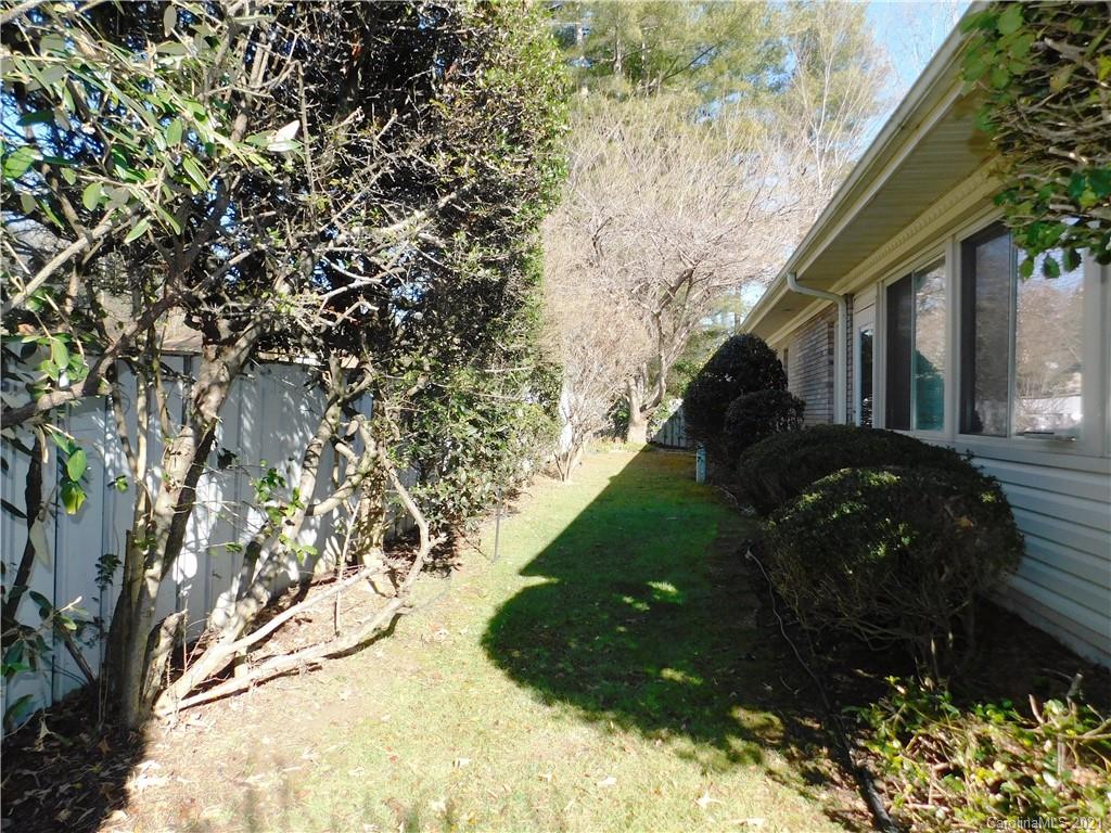 935 Kanuga Road Hendersonville, NC 28739 - Photo 21 of 25 Gallery Image 21
