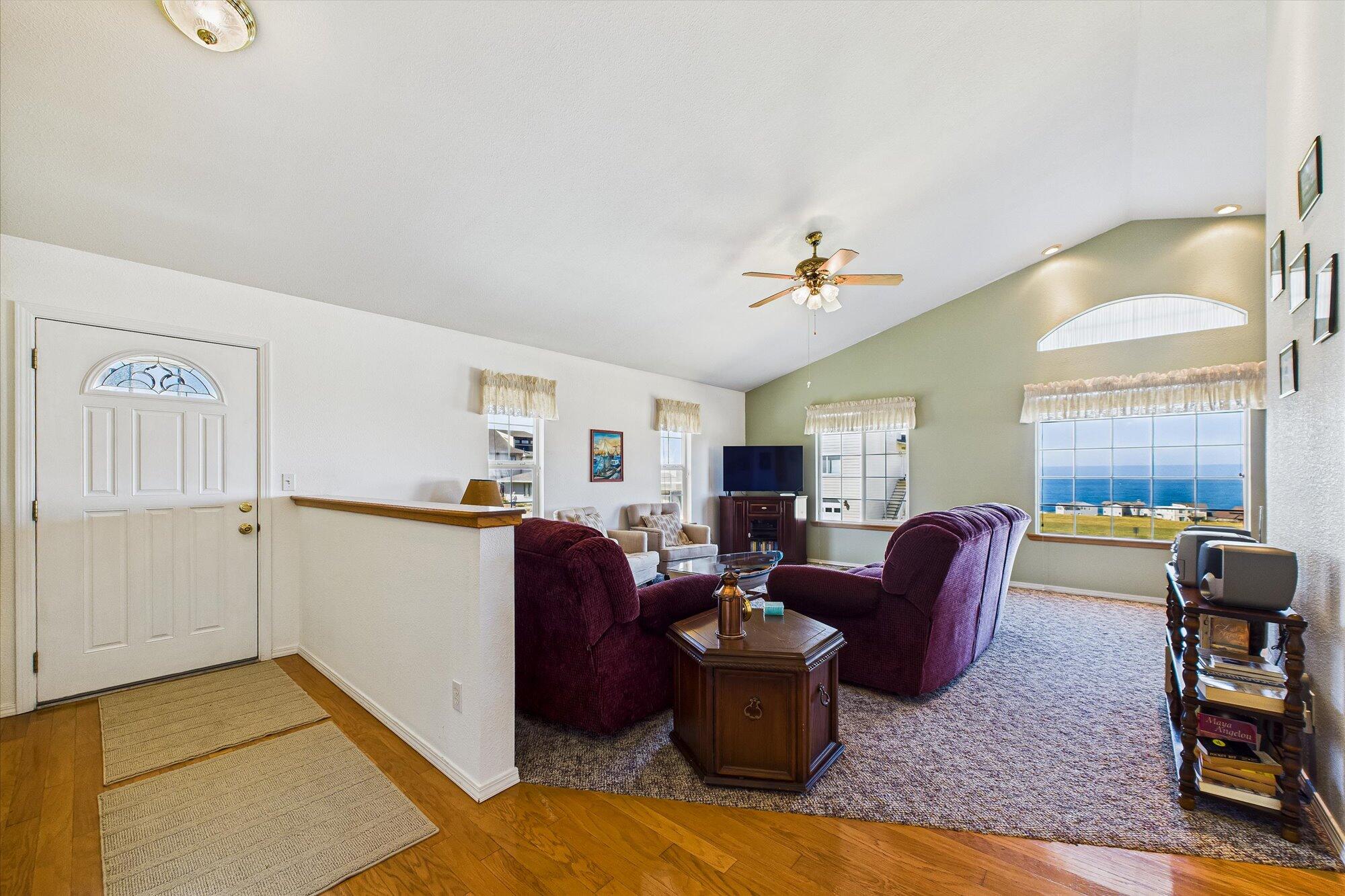134 Sea View Road Whitethorn, CA 95589 - Photo 3 of 21